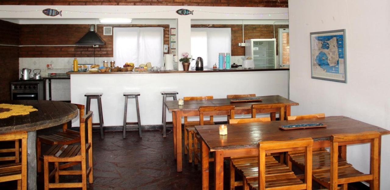 Hostel Bahia Ballenas Puerto Pirámides Esterno foto